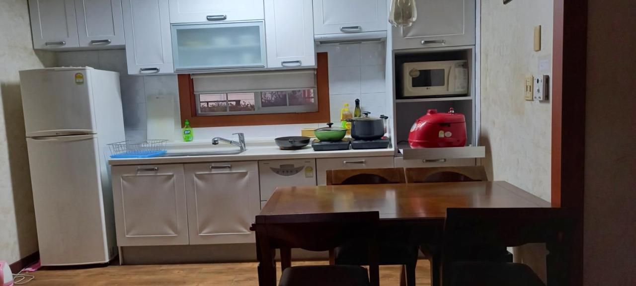 Daecheon Ocean Hill Pension Boryeong Ngoại thất bức ảnh